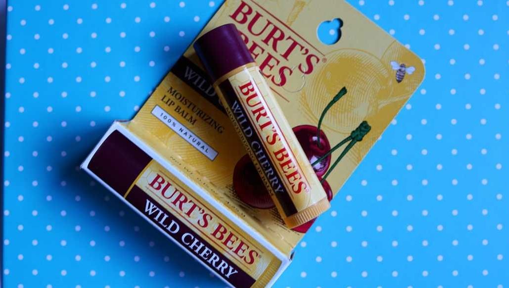 Burt's Bees Moisturising Lip Balm wild cherry