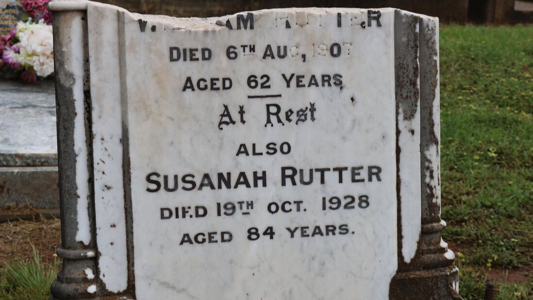 Broken headstone of William & Susannah Rutter